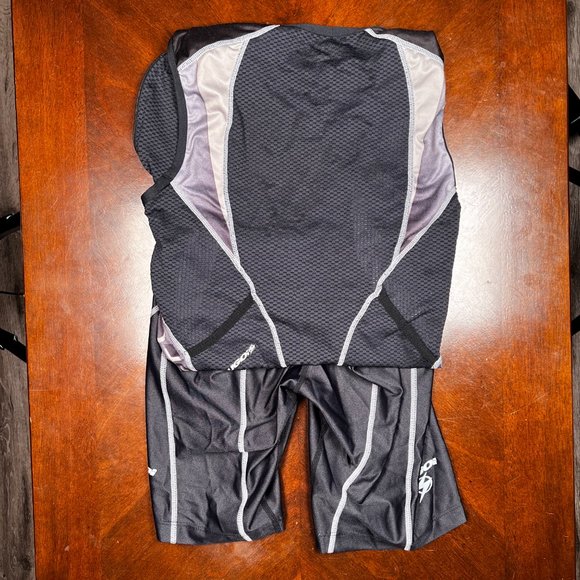 Sugoi Triathlon Suit - Picture 2 of 4